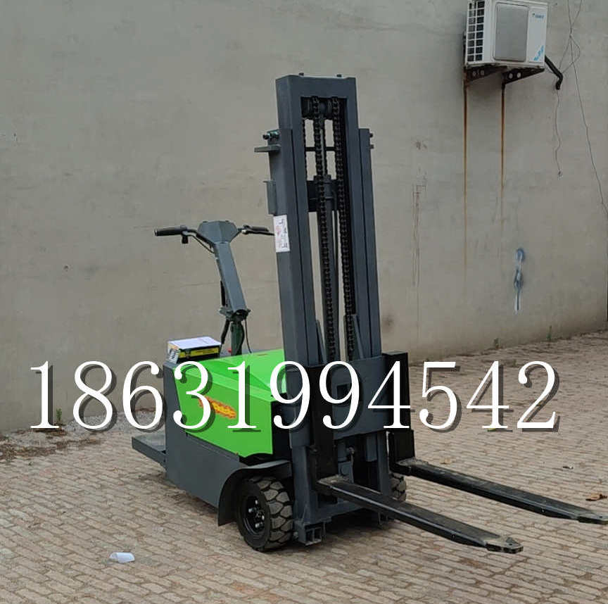 盘州市优程全电动叉车插腿式堆高车液压装卸车1.5吨升高小型站驾式铲车